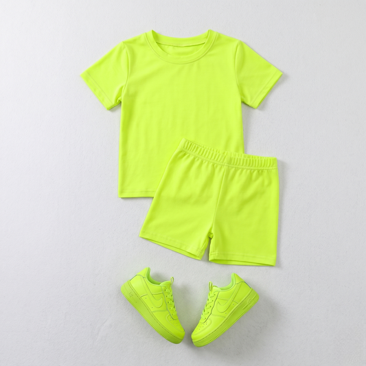 Dynamic Performance Two-Piece Set – Bold High-Visibility Activewear